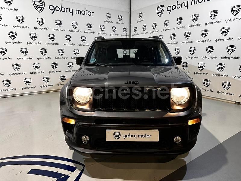 Usado Jeep Renegade Night Eagle 120 CV (88 kW) 2022 Gris / plata SUV