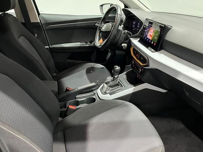 Usado Seat Arona Style 110 CV (80 kW) 2024 Negro SUV