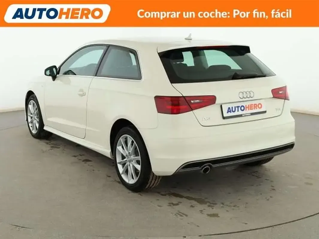 Usado Audi A3 Attraction 110 HP (80 kW) 2015 Branco Citadino