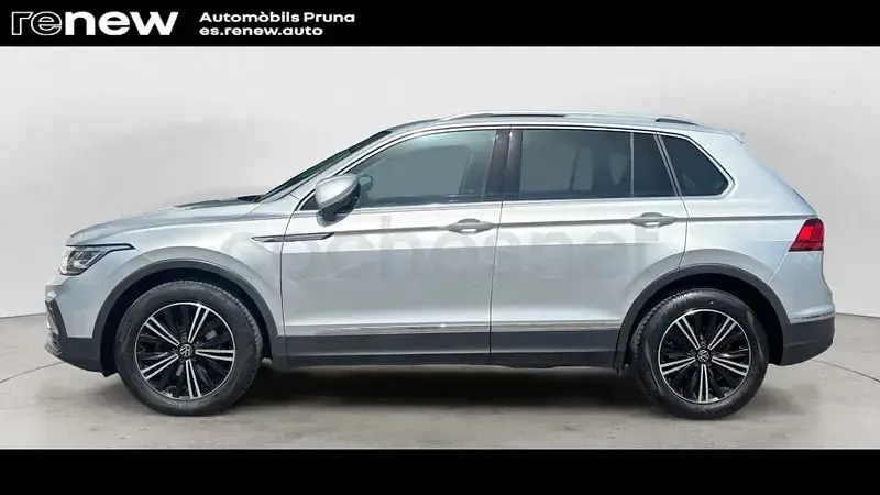 Usado VW Tiguan Life 150 CV (110 kW) 2022 Gris / plata SUV