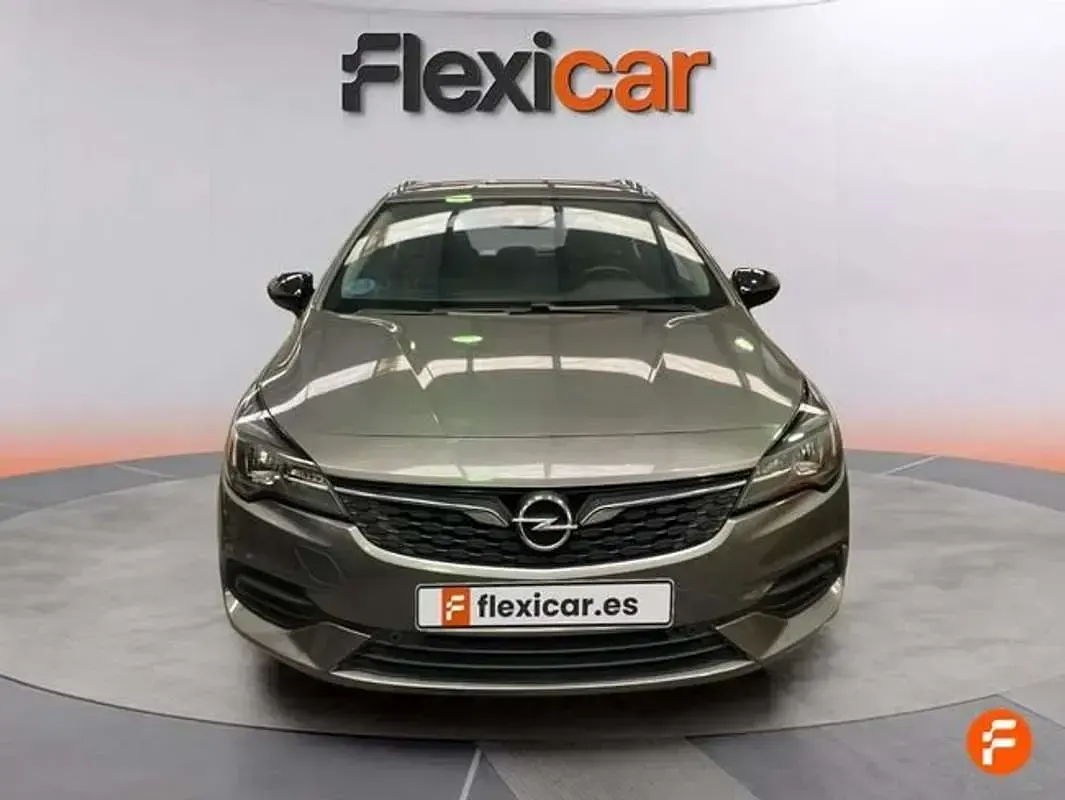 Usado Opel Astra Business 145 CV (106 kW) 2021 Gris Familiar