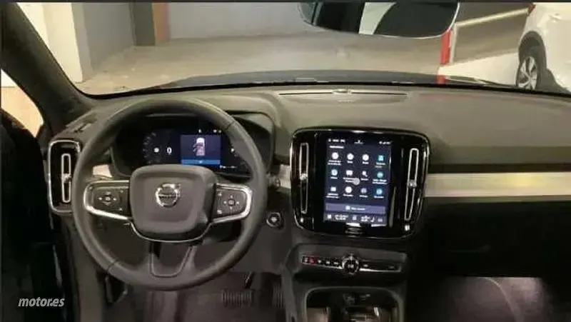 Usado Volvo XC40 Plus 2023 Negro SUV