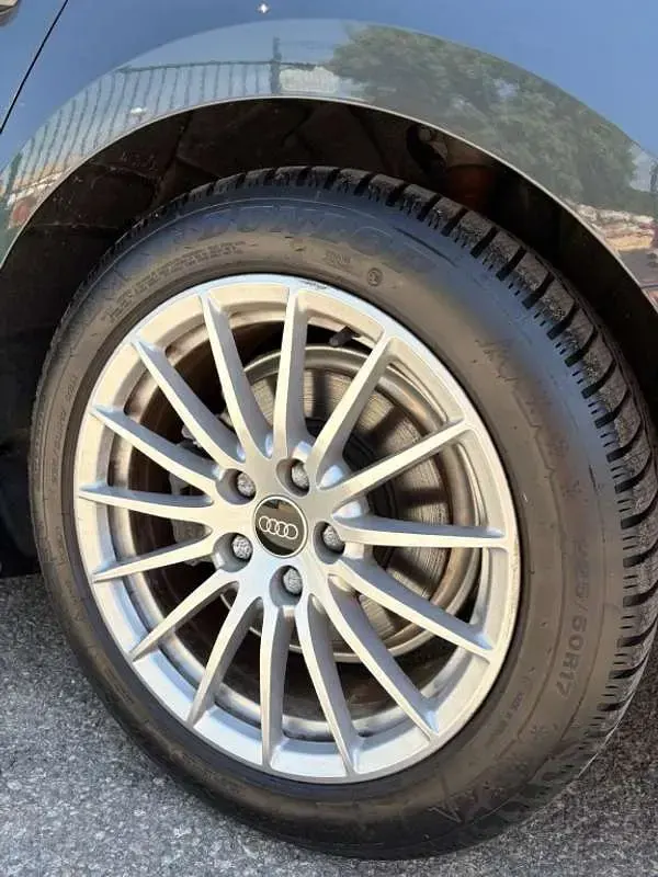 Usado Audi A5 Sportback 163 CV (119 kW) 2023 Gris Utilitario