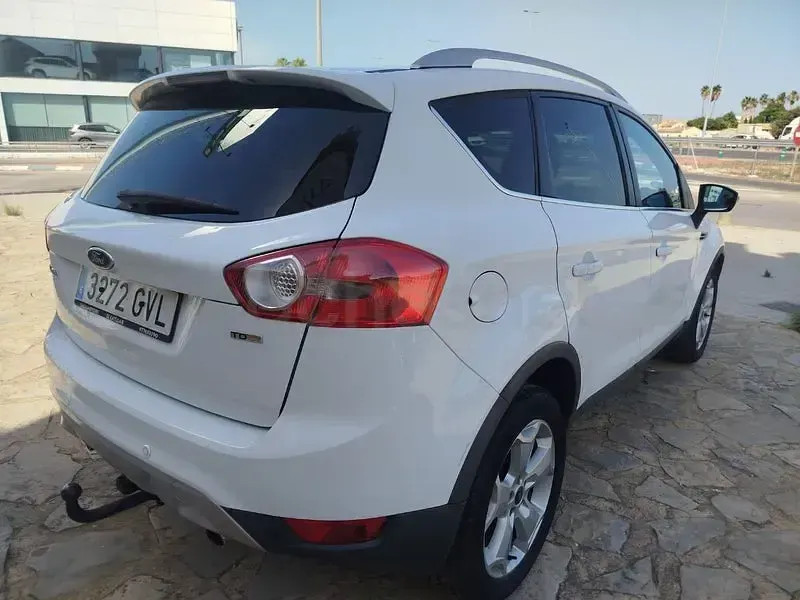 Usado Ford Kuga Titanium 136 CV (100 kW) 2010 Blanco SUV