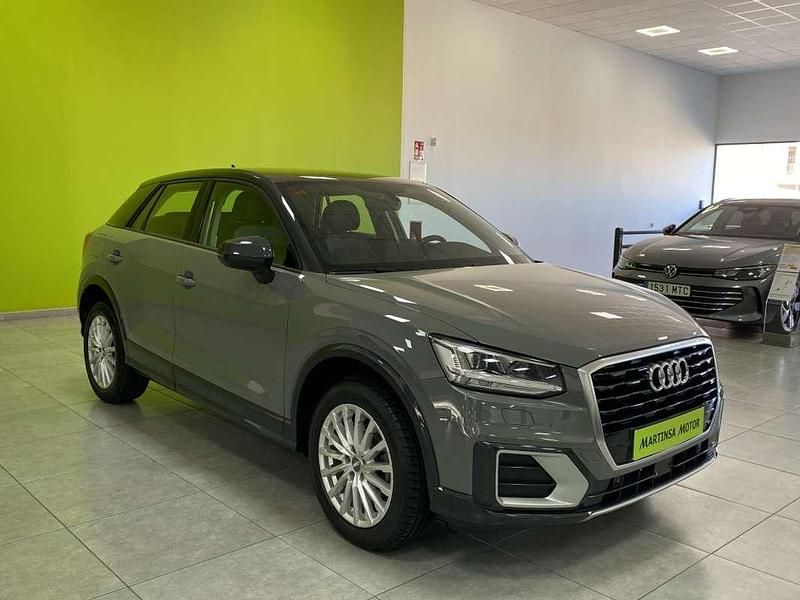 Usado Audi Q2 Design 116 CV (85 kW) 2019 Gris SUV