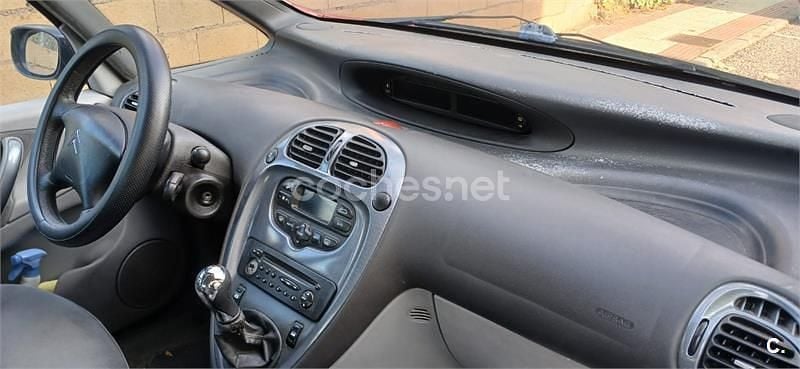 Usado Citroën Xsara Picasso 110 CV (80 kW) 2005 Rojo Monovolumen