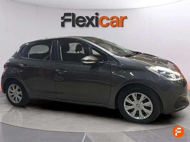 Usado Peugeot 208 Active 82 CV (60 kW) 2019 Gris Utilitario