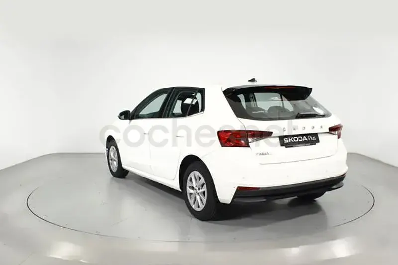 Usado Skoda Fabia Ambition 95 CV (69 kW) 2023 Blanco Utilitario