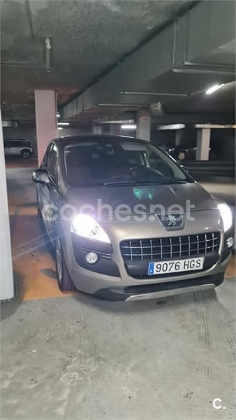 Usado Peugeot 3008 Sport 112 CV (82 kW) 2011 Beige Berlina