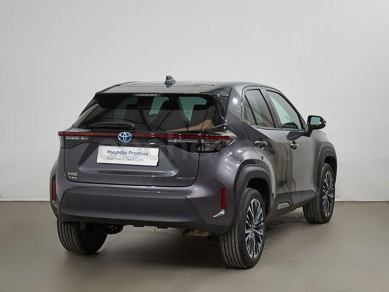 Usado Toyota Yaris Cross Style 116 CV (85 kW) 2021 Gris / plata SUV
