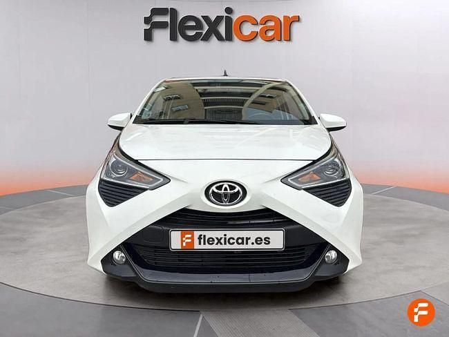 Usado Toyota Aygo Sport 72 CV (52 kW) 2021 Blanco Utilitario