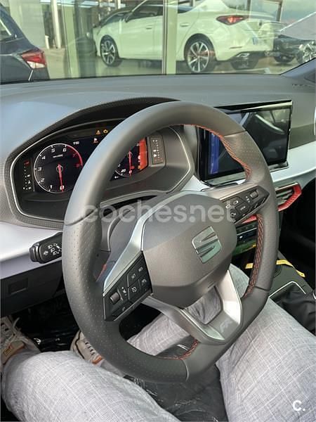 Usado Seat Ibiza FR 110 CV (80 kW) 2021 Negro Utilitario