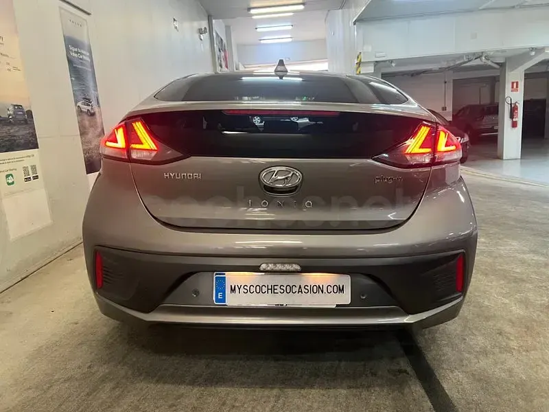 Usado Hyundai Ioniq 141 CV (103 kW) 2021 Gris / plata Utilitario