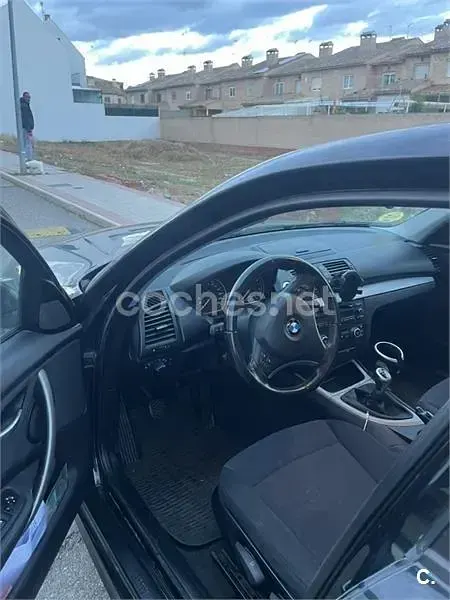 Begagnad BMW 118 143 HK (105 kW) 2009 Svart Halvkombi
