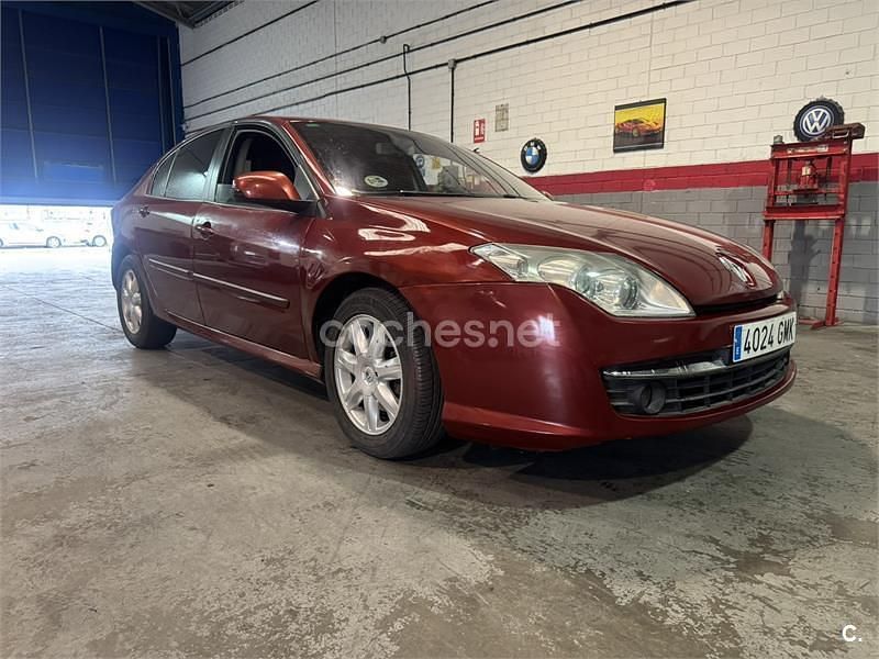 Usado Renault Laguna III Privilege 130 CV (95 kW) 2009 Granate Berlina