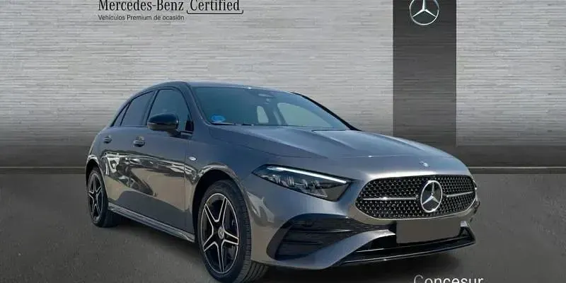 Usado Mercedes A250 218 CV (160 kW) 2025 Gris
