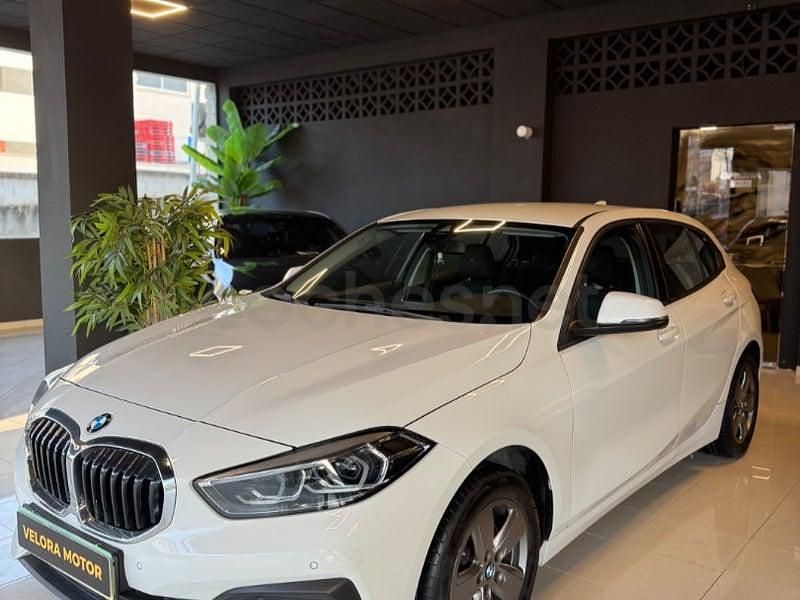 Usado BMW 118 Comfort Edition 136 CV (100 kW) 2023 Blanco Utilitario