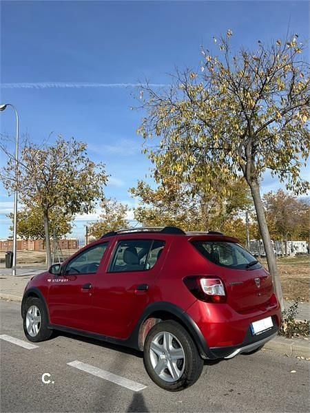 Usado Dacia Sandero Stepway 90 CV (66 kW) 2014 Rojo Berlina