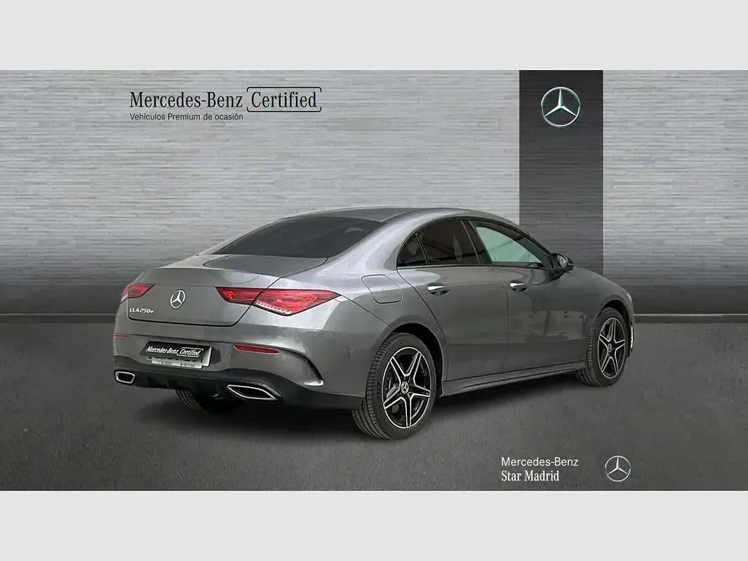 Usado Mercedes CLA250e 218 CV (160 kW) 2021 Gris Berlina