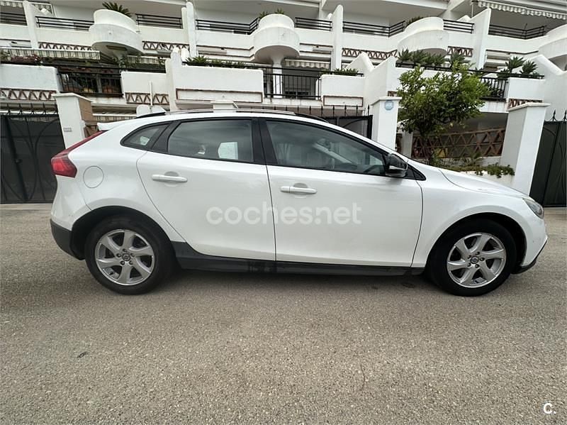 Usado Volvo V40 CC 150 CV (110 kW) 2014 Blanco Familiar