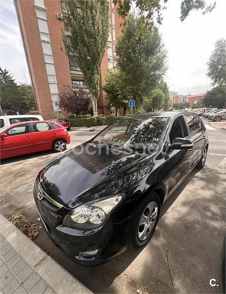 Negro Usado 2010 Hyundai i30 Comfort Berlina | 5500 € (Un poco caro) - Imagen 1/4