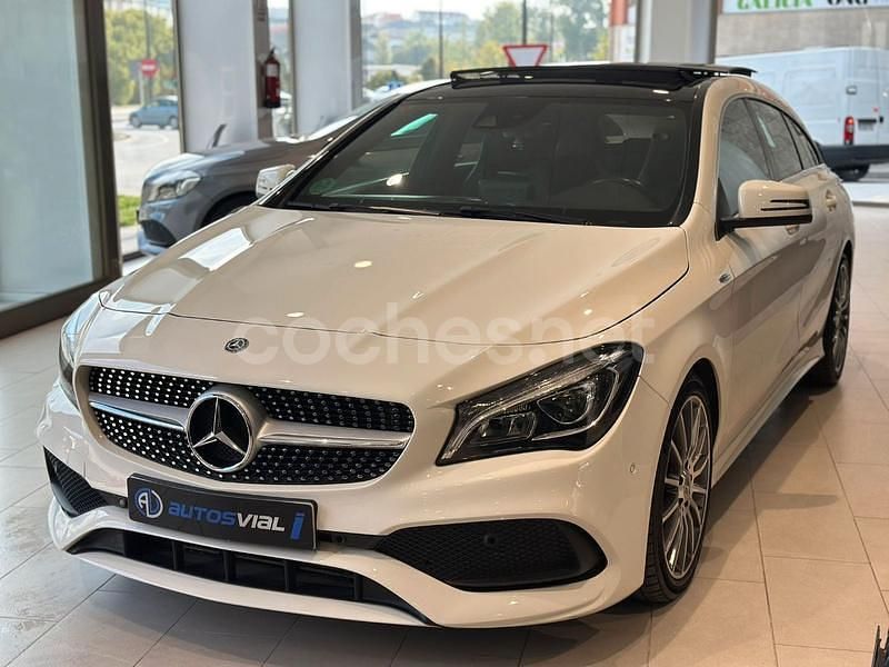 Usado Mercedes CLA200 Shooting Brake AMG line 136 CV (100 kW) 2017 Blanco Familiar
