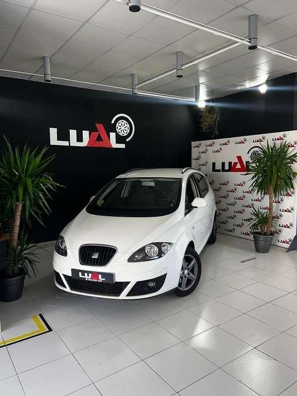 Blanco Usado 2015 Seat Altea XL Ecomotive Monovolumen | 8500 € (Caro) - Imagen 1/4