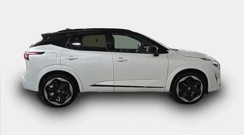 Usado Nissan Qashqai 140 CV (102 kW) 2025 Lunar white con techo midnight SUV