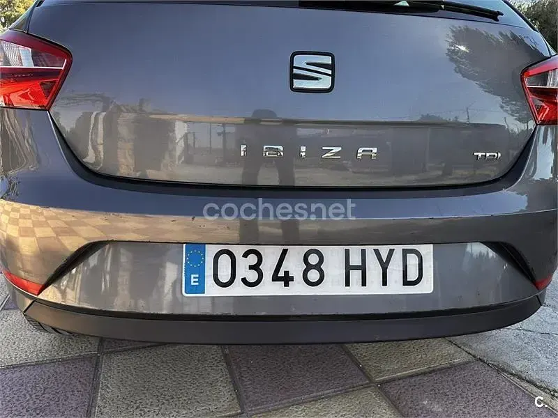 Usado Seat Ibiza I-Tech 90 CV (66 kW) 2014 Gris / plata Berlina