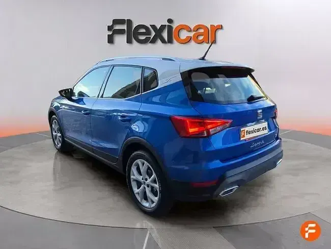 Usado Seat Arona Xperience 110 CV (80 kW) 2023 Azul SUV