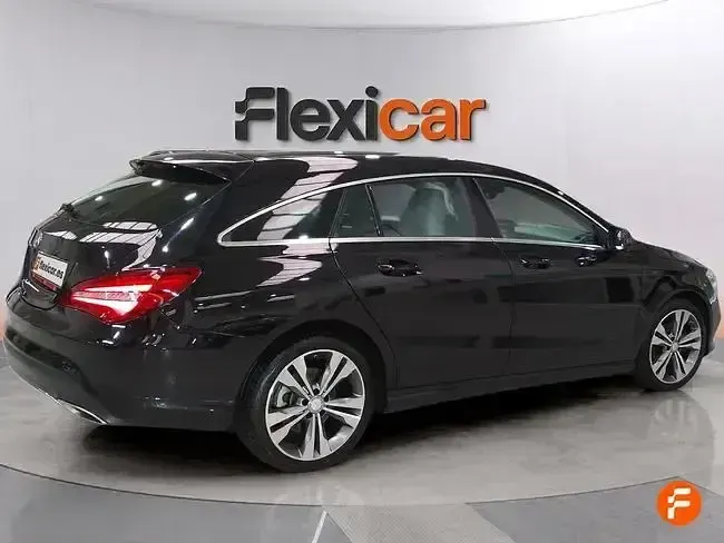 Używany Mercedes CLA200 Shooting Brake 136 KM (100 kW) 2018 Czarny Kombi