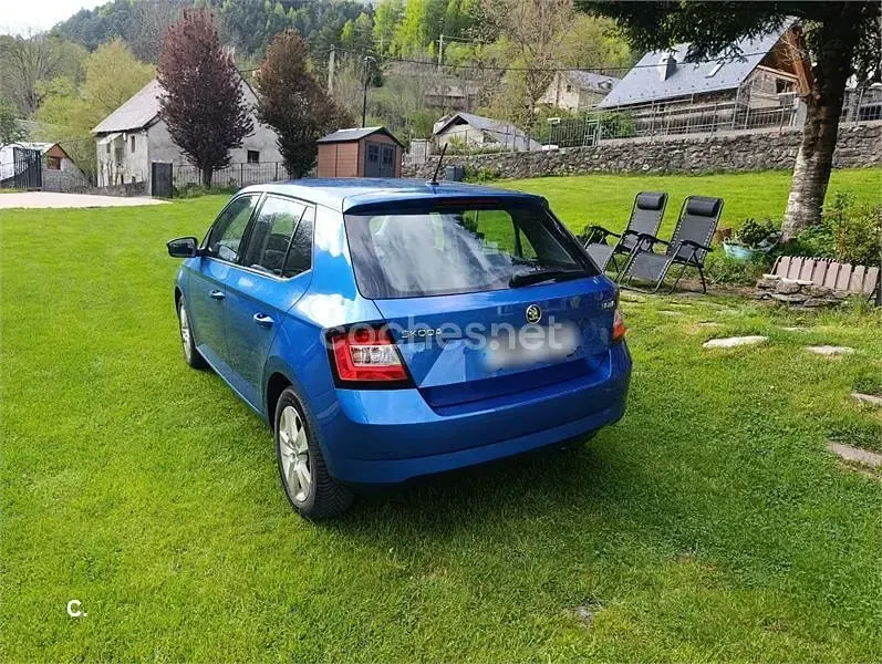 Usado Skoda Fabia 95 CV (69 kW) 2018 Azul Berlina
