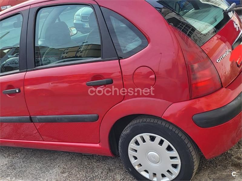Usado Citroën C3 70 CV (51 kW) 2004 Rojo Berlina