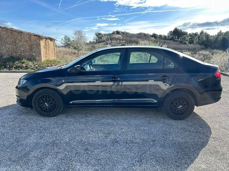 Usado Seat Toledo Reference 105 CV (77 kW) 2015 Negro Utilitario