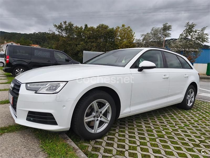 Usado Audi A4 122 CV (89 kW) 2019 Blanco Familiar