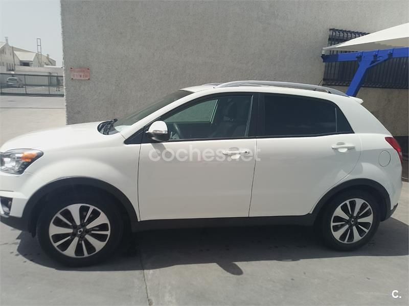 Usado Ssangyong (KGM) Korando Limited 149 CV (109 kW) 2014 Blanco SUV
