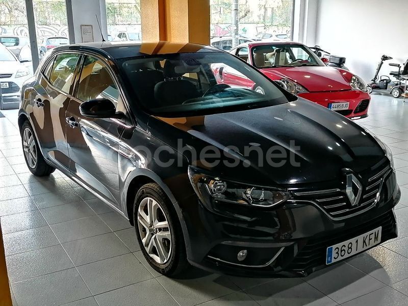 Gris / plata Usado 2018 Renault Mégane IV Business Berlina | 14.390 € (Precio justo) - Imagen 1/4