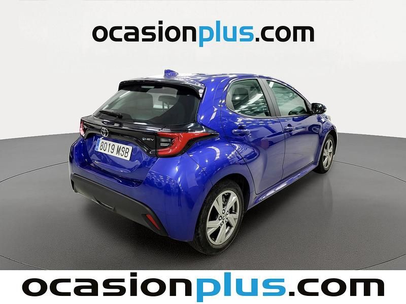 Usado Toyota Yaris Hybrid Active 116 CV (85 kW) 2024 Azul Berlina