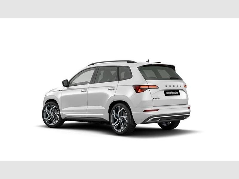 Usado Skoda Karoq SportLine 150 CV (110 kW) 2025 Blanco SUV