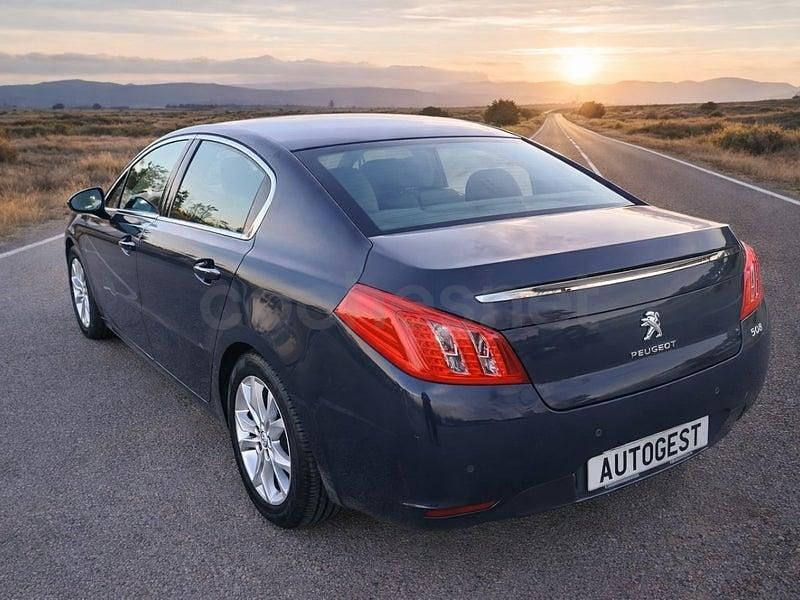 Usado Peugeot 508 Allure 140 CV (102 kW) 2014 Azul Berlina