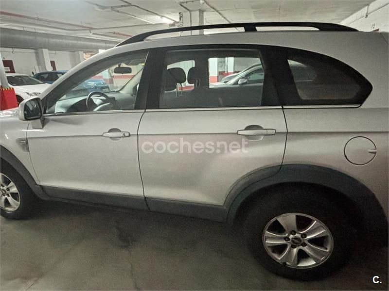 Usado Chevrolet Captiva LS 136 CV (100 kW) 2010 Gris / plata SUV