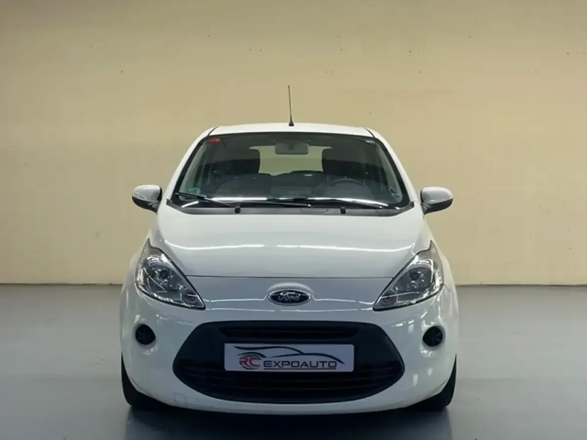 Usado Ford Ka Titanium 69 CV (50 kW) 2012 Blanco Utilitario