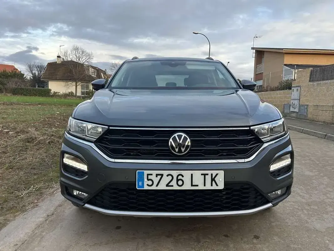 Usado VW T-Roc Advance 150 CV (110 kW) 2021 Gris SUV