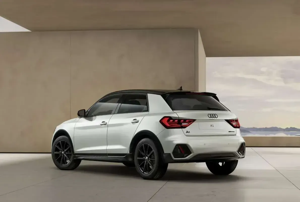 Nuevo Audi A1 Black Edition 150 CV (110 kW) 2026 Plateado SUV
