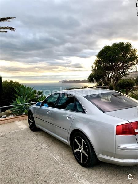 Usado Audi A8 260 CV (191 kW) 2002 Gris / plata Berlina