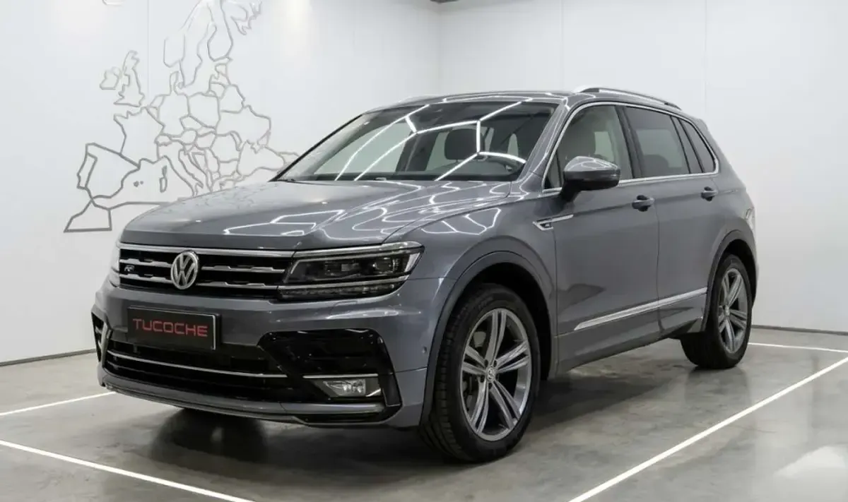 Usado VW Tiguan Allspace Sportline 200 CV (147 kW) 2021 Gris / plata SUV
