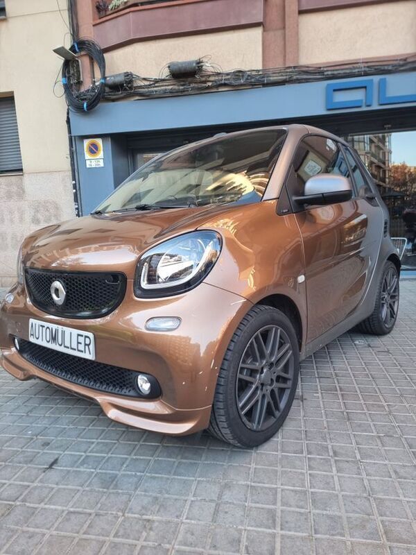 Usado Smart ForTwo Cabrio Brabus 90 CV (66 kW) 2016 Marrón metalizado Descapotable