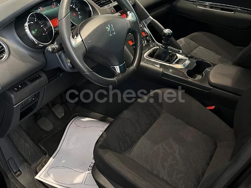 Usado Peugeot 3008 Style 115 CV (84 kW) 2013 Gris / plata Berlina