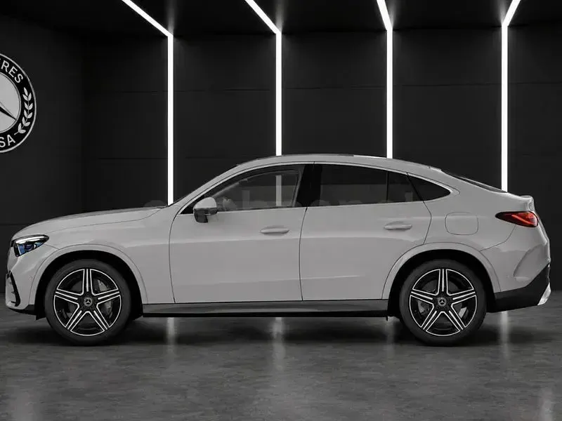 Nuevo Mercedes GLC300de 333 CV (244 kW) 2026 Gris / plata Coupe