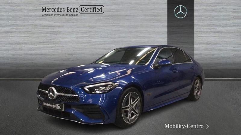 Usado Mercedes C200 AMG line 204 CV (150 kW) 2022 Spektral blue  metallic paint Berlina